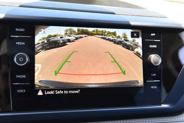 Volkswagen Taos Vehicle Image 13