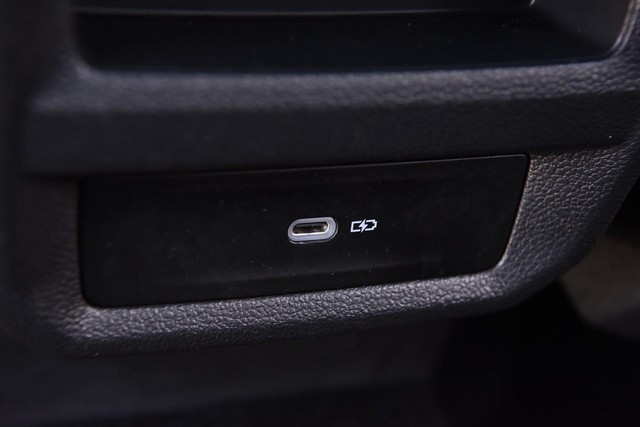 Volkswagen Taos Vehicle Image 24