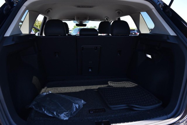 Volkswagen Taos Vehicle Image 25