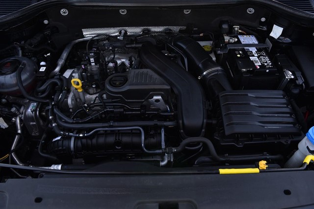 Volkswagen Taos Vehicle Image 26
