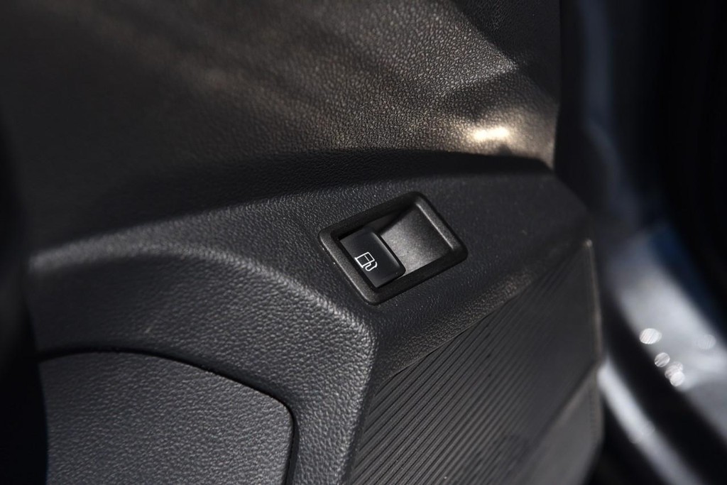 Volkswagen Taos Vehicle Full-screen Gallery Image 9