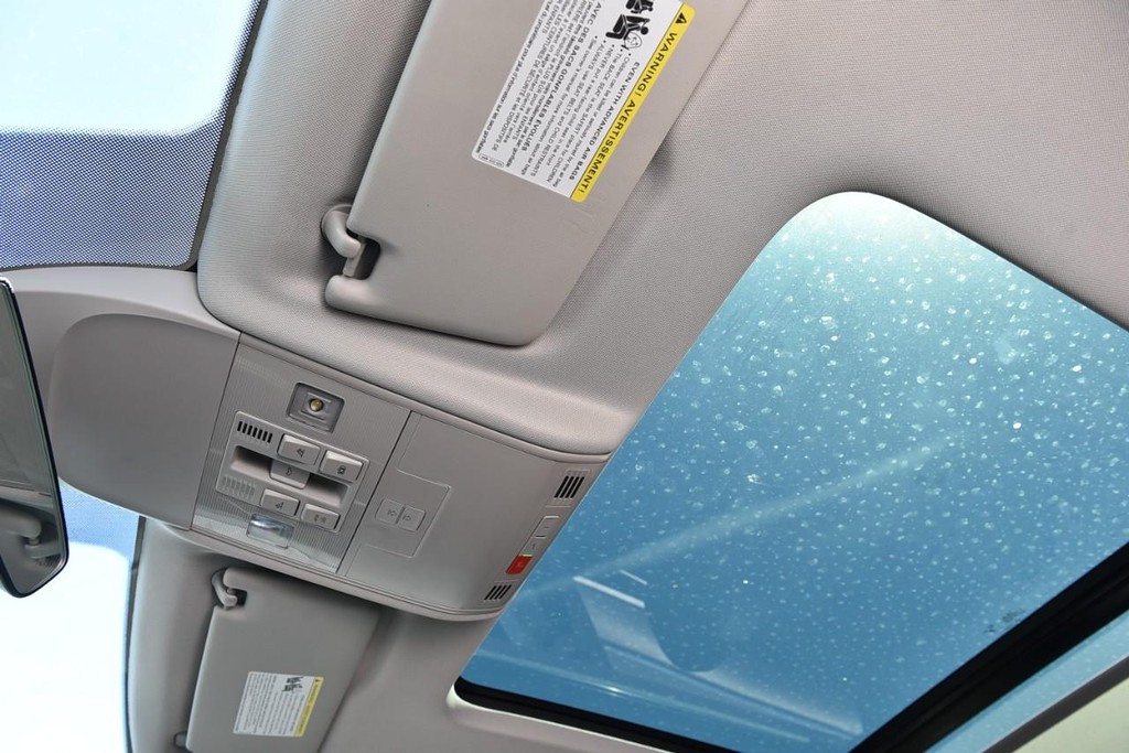 Volkswagen Taos Vehicle Full-screen Gallery Image 22