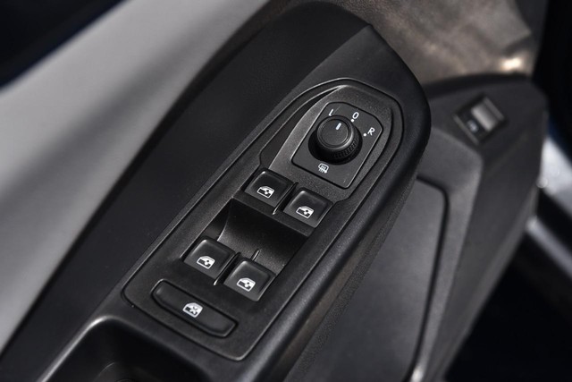 Volkswagen Taos Vehicle Image 08