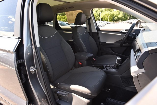 Volkswagen Taos Vehicle Image 21