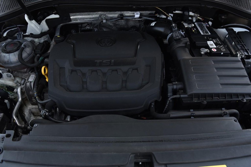 Volkswagen Tiguan Vehicle Full-screen Gallery Image 25