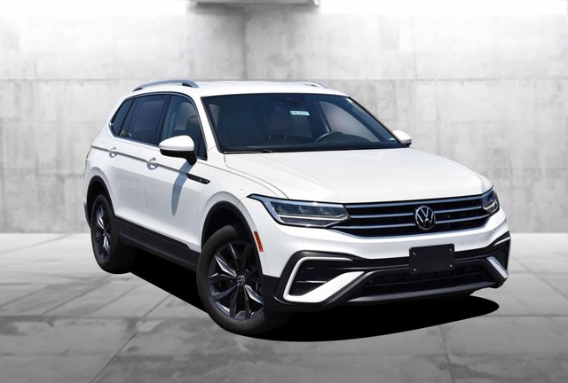 Volkswagen Tiguan Vehicle Image 02