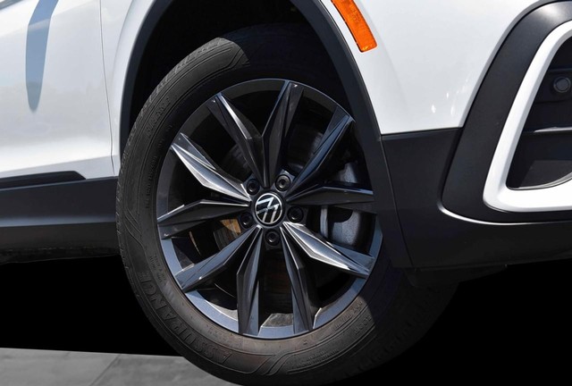 Volkswagen Tiguan Vehicle Image 03
