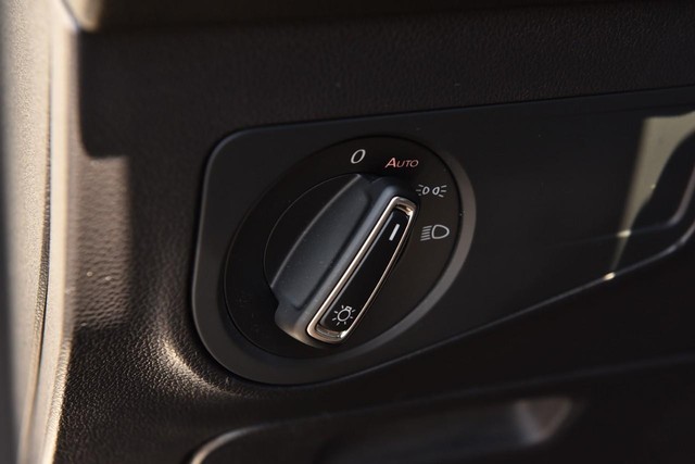 Volkswagen Tiguan Vehicle Image 10