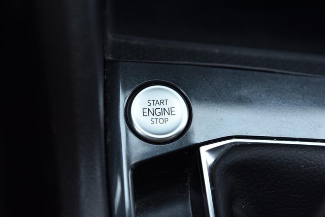 Volkswagen Tiguan Vehicle Image 16