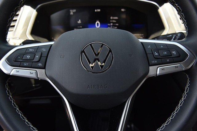 Volkswagen Tiguan Vehicle Image 17