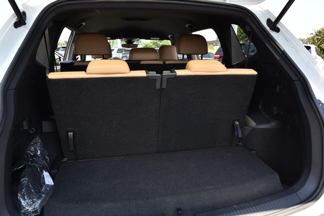 Volkswagen Tiguan Vehicle Image 24
