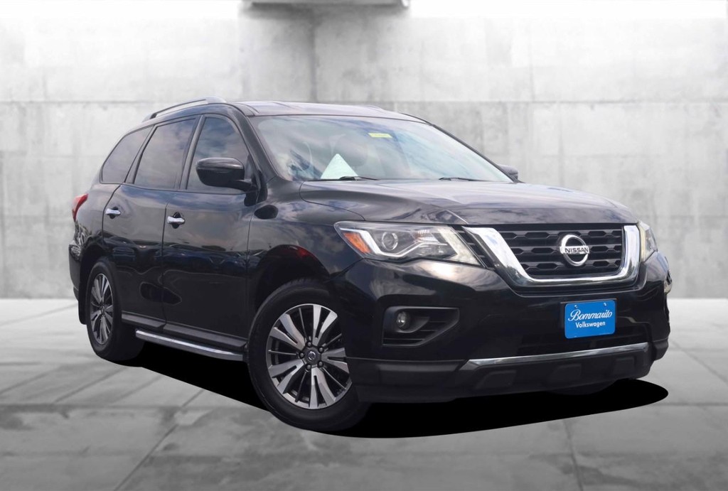 Nissan Pathfinder Vehicle Full-screen Gallery Image 2