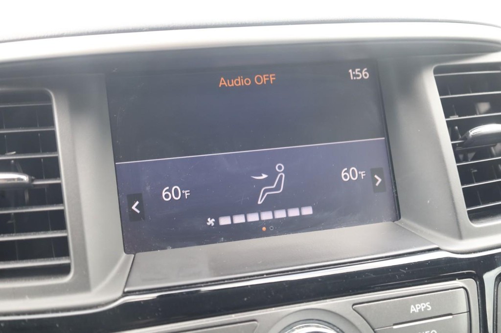 Nissan Pathfinder Vehicle Full-screen Gallery Image 15