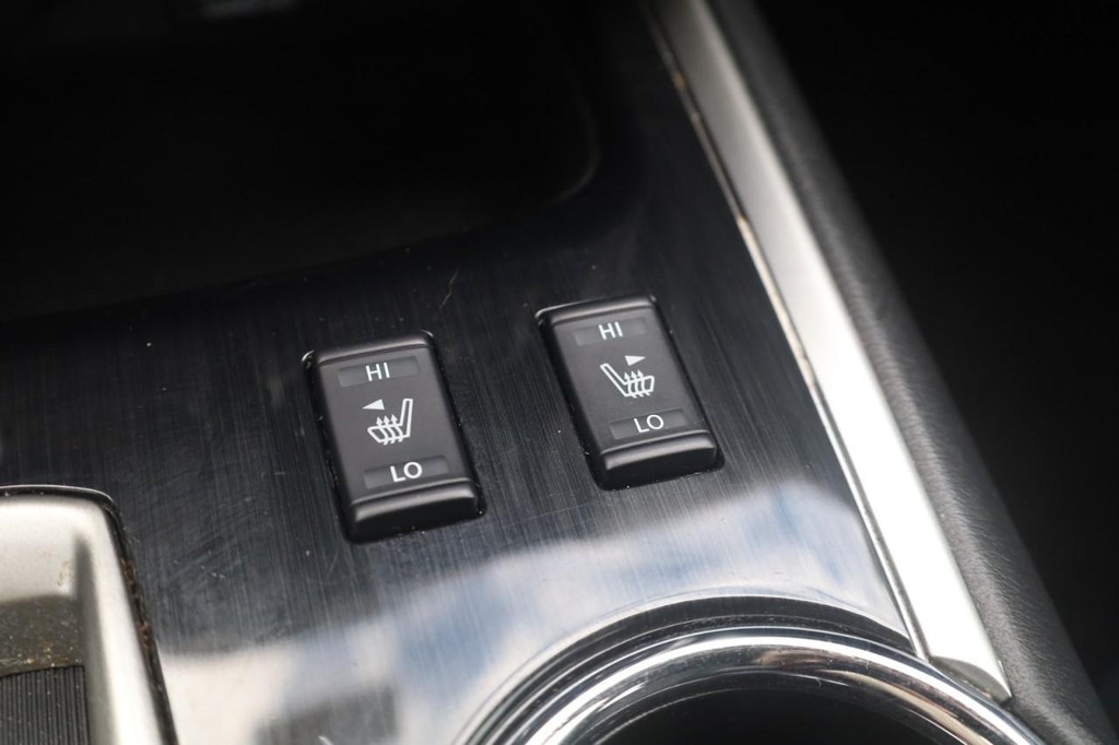 Nissan Pathfinder Vehicle Full-screen Gallery Image 19