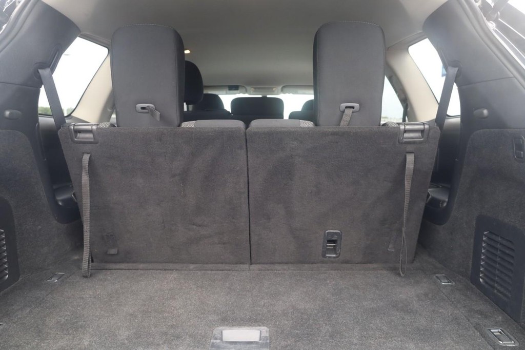 Nissan Pathfinder Vehicle Full-screen Gallery Image 27