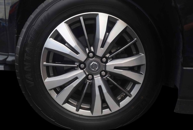 Nissan Pathfinder Vehicle Image 03