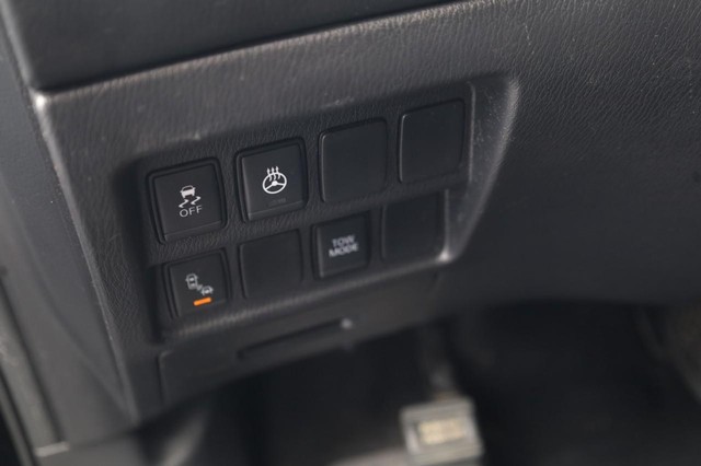 Nissan Pathfinder Vehicle Image 12