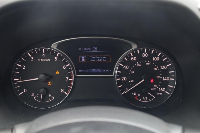 Nissan Pathfinder Vehicle Image 14