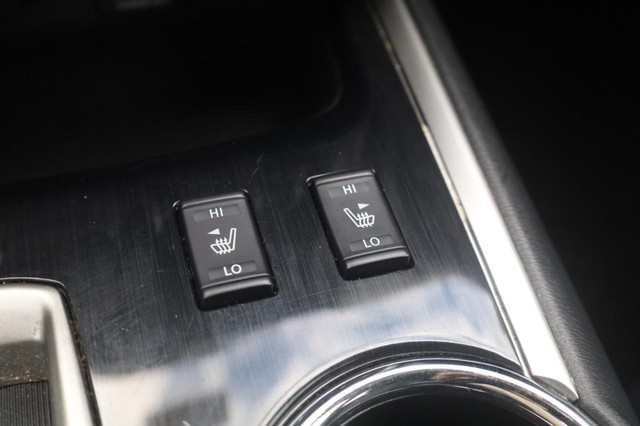 Nissan Pathfinder Vehicle Image 19