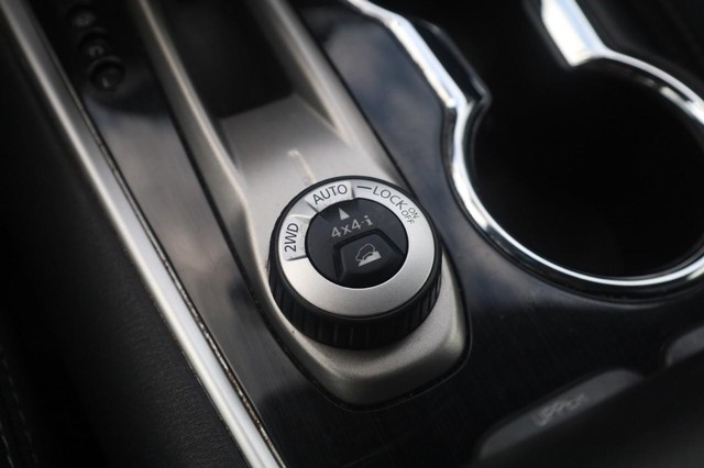 Nissan Pathfinder Vehicle Image 20