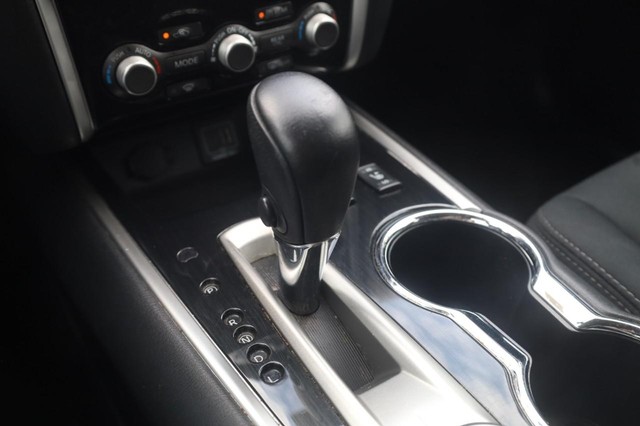 Nissan Pathfinder Vehicle Image 21