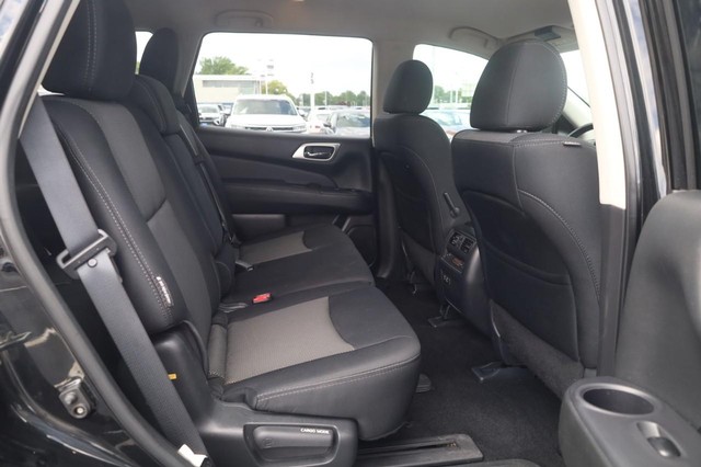 Nissan Pathfinder Vehicle Image 24