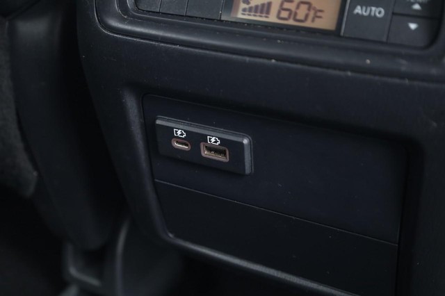 Nissan Pathfinder Vehicle Image 26