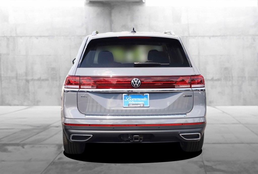 Volkswagen Atlas Vehicle Full-screen Gallery Image 6
