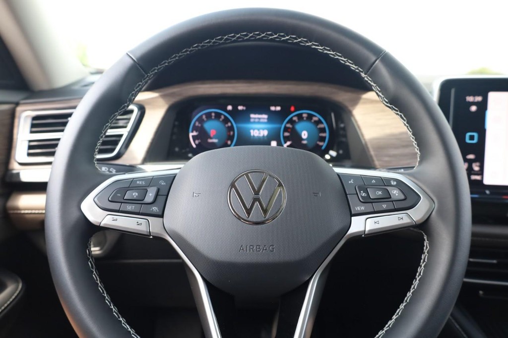 Volkswagen Atlas Vehicle Full-screen Gallery Image 11