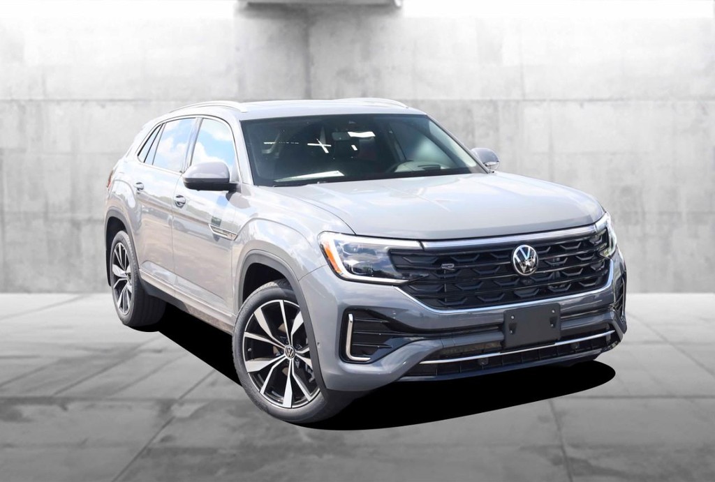 Volkswagen Atlas Cross Sport Vehicle Full-screen Gallery Image 2