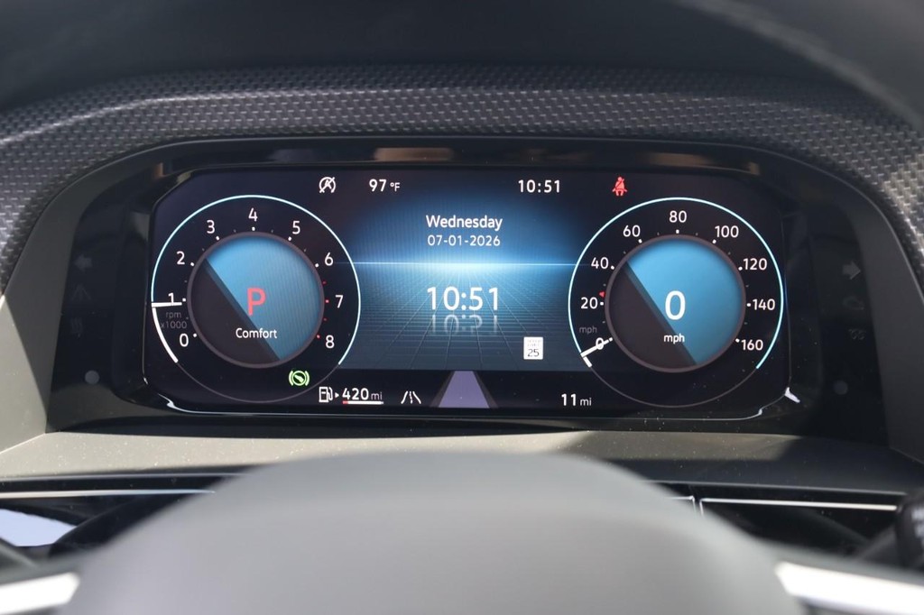 Volkswagen Atlas Cross Sport Vehicle Full-screen Gallery Image 10