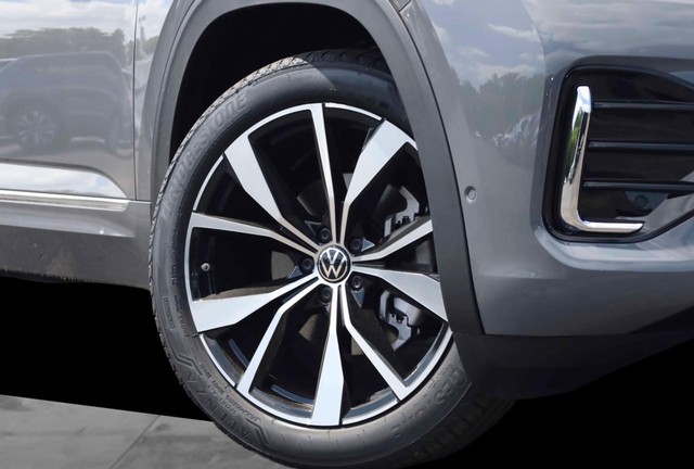 Volkswagen Atlas Cross Sport Vehicle Image 03