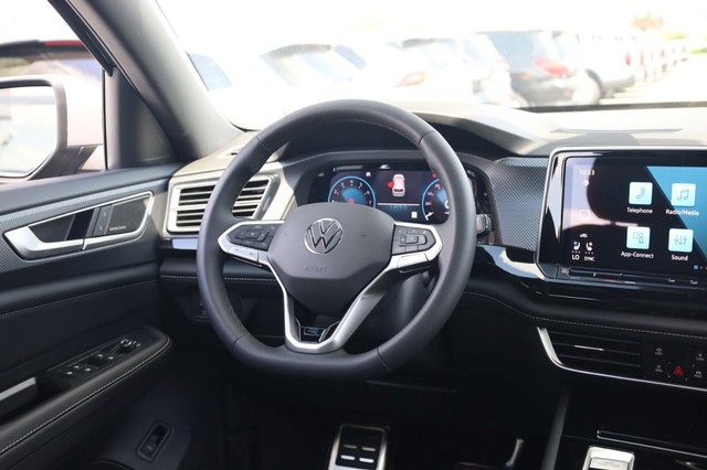 Volkswagen Atlas Cross Sport Vehicle Image 25