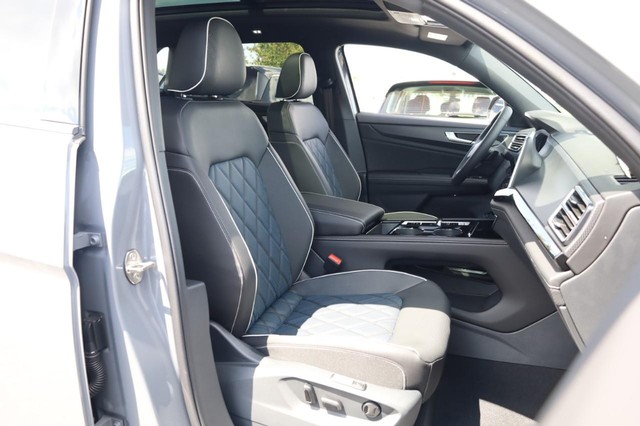 Volkswagen Atlas Cross Sport Vehicle Image 26