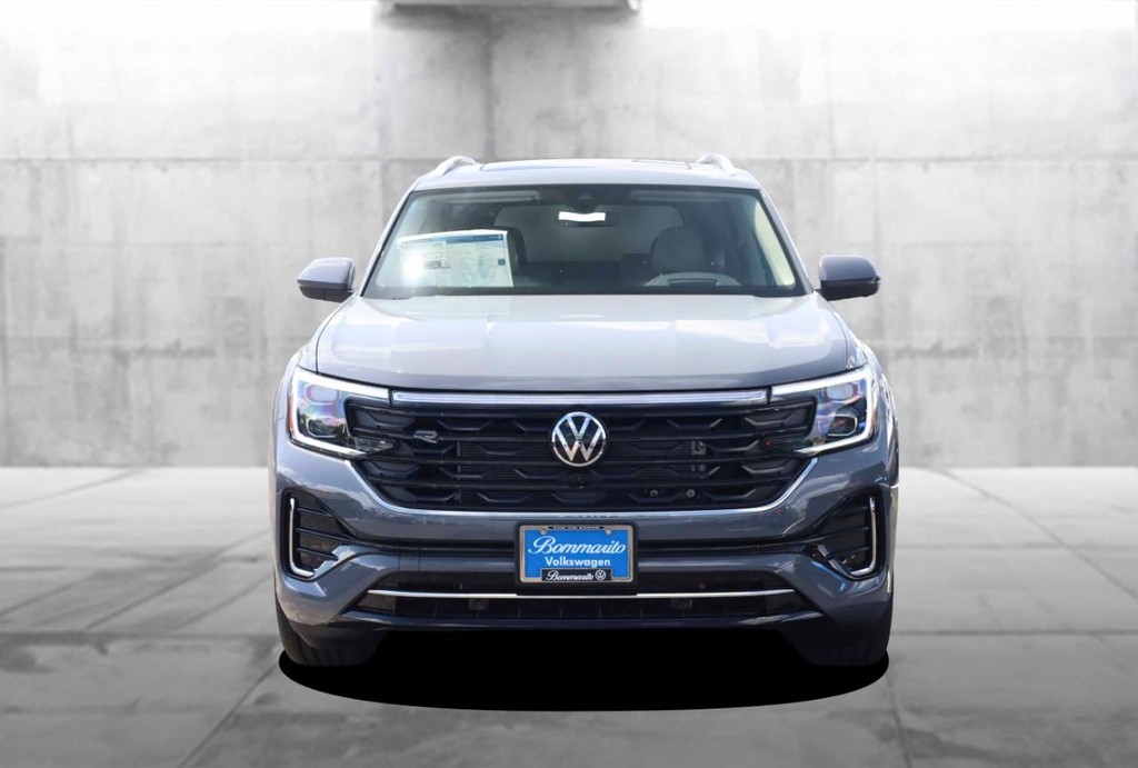 Volkswagen Atlas Vehicle Full-screen Gallery Image 4