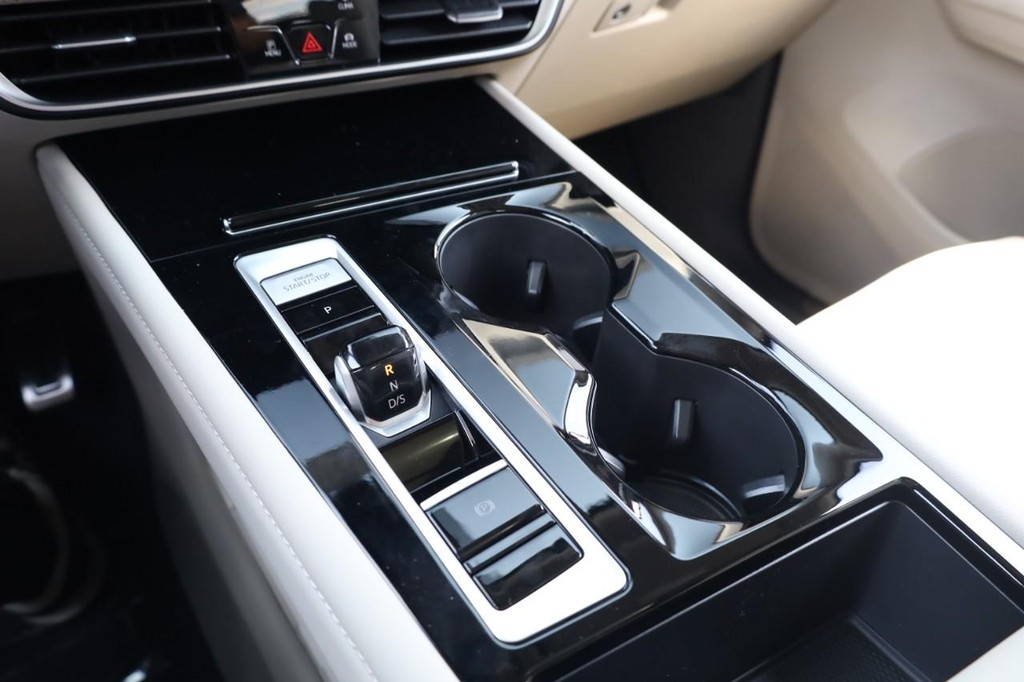 Volkswagen Atlas Vehicle Full-screen Gallery Image 17