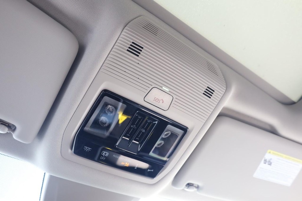 Volkswagen Atlas Vehicle Full-screen Gallery Image 18