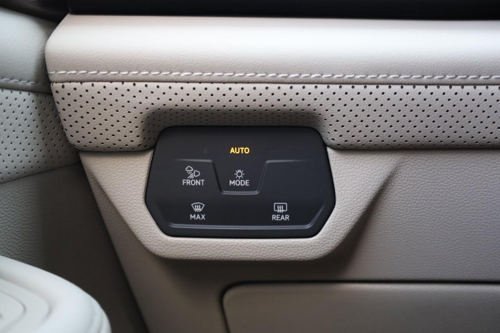 Volkswagen Atlas Vehicle Full-screen Gallery Image 20