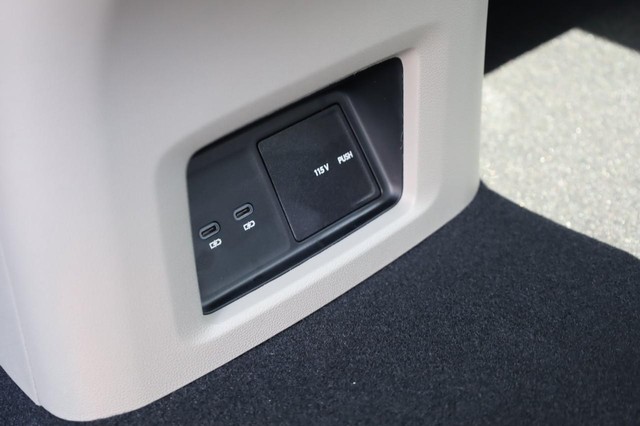 Volkswagen Atlas Vehicle Image 25