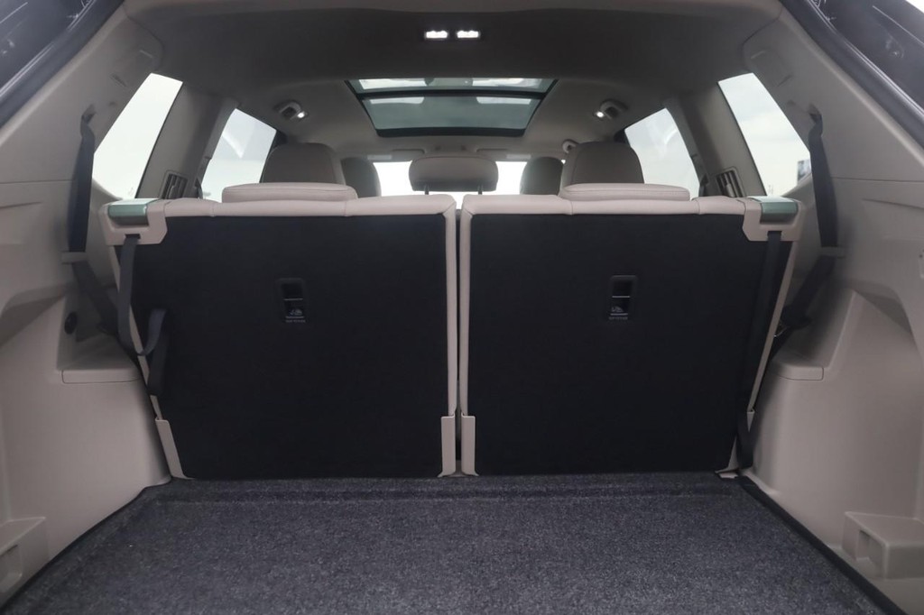 Volkswagen Atlas Vehicle Full-screen Gallery Image 22