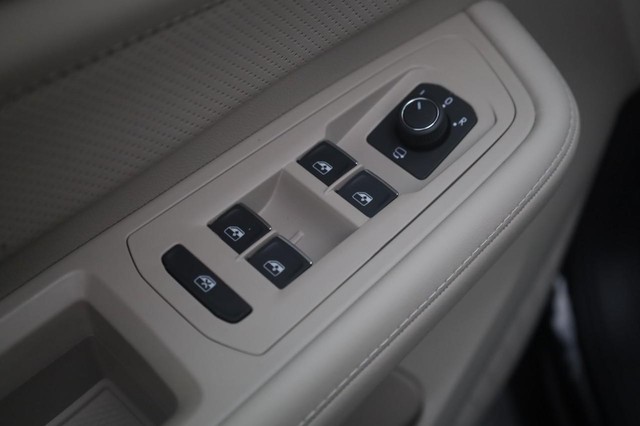Volkswagen Atlas Vehicle Image 11