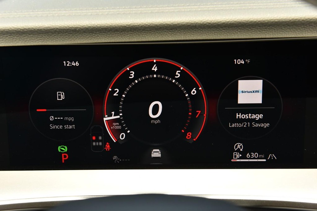 Volkswagen Tiguan Vehicle Full-screen Gallery Image 12