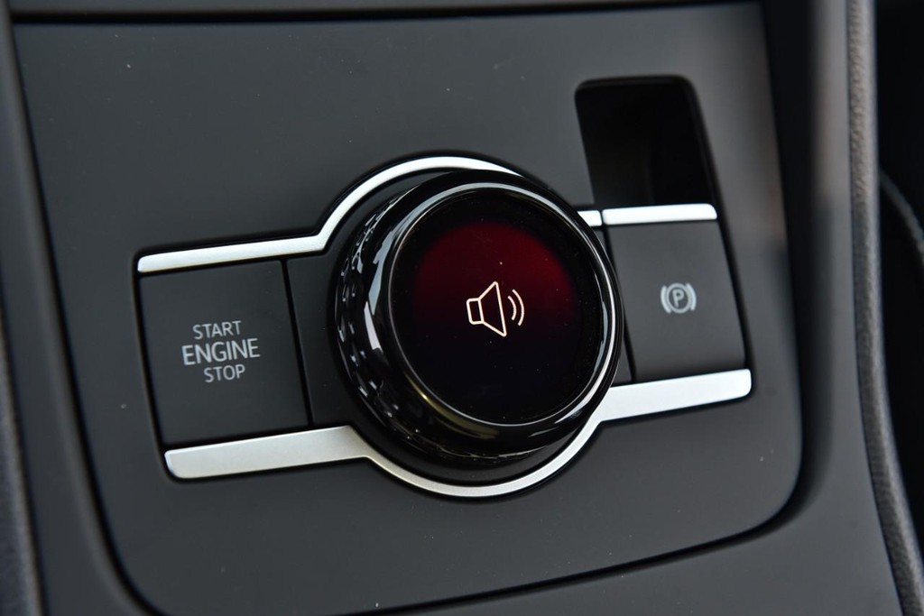 Volkswagen Tiguan Vehicle Full-screen Gallery Image 17