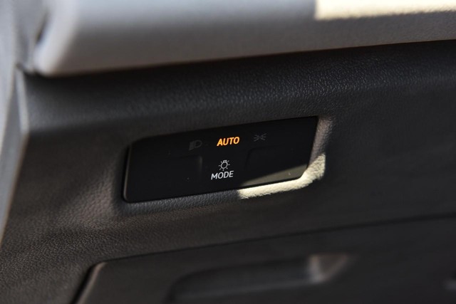 Volkswagen Tiguan Vehicle Image 11