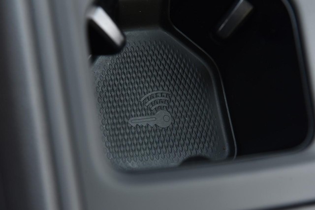 Volkswagen Tiguan Vehicle Image 16