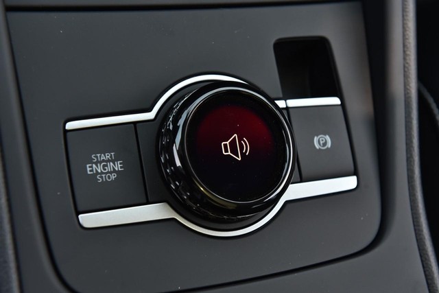 Volkswagen Tiguan Vehicle Image 17
