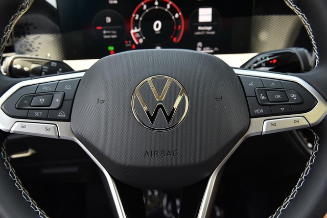 Volkswagen Tiguan Vehicle Image 18