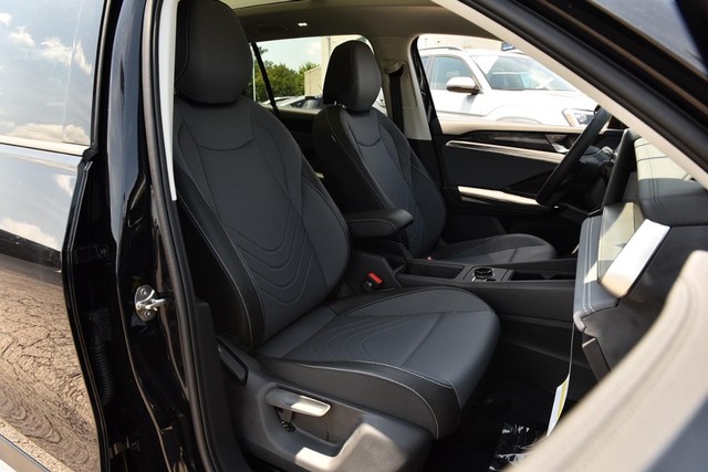 Volkswagen Tiguan Vehicle Image 20