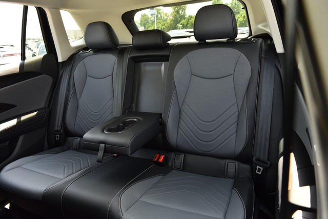 Volkswagen Tiguan Vehicle Image 22