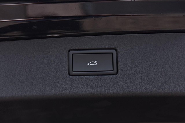 Volkswagen Tiguan Vehicle Image 26
